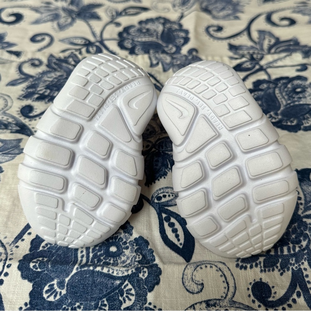 🌸NEW🌸 Nike Flex Runner 2 Slip-On Sneaker - Picture 6 of 7